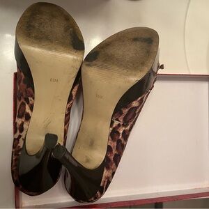 Women’s leopard high heel peep toes shoes. Truly sexy on!